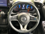 【純正革巻きステアリング】上質な革を使用することで、手にしっかり馴染みとても運転しやすいハンドルです♪