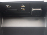 USB type A、HDMI、シガーソケットがご利用いただけるので安心です。