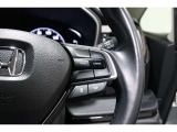 Hondaセンシングの機能のひとつ、アダプティブクルーズコントロール付!アクセルから足を離しても設定したスピードと前車との車間を保ち走行してくれます!車線維持もアシスト☆高速道路で疲労軽減ですね☆