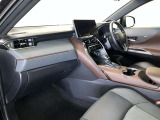 前方の見通しが良いすっきりした視界、誰でも扱いやすく運転できます。疲れにくく安心ドライブを更に快適なものにします!