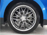 ◆純正アルミホイール装着車◆これで足元まわりも、おしゃれにきまります!