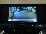 バックガイドモニターで、後方を確認しながら安心して駐車することができます。運転初心者も熟練者も必須の機能ですよ!