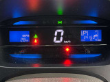 ☆納車までに車両美装など専任スタッフが作業いたします☆ 内装はスチーム洗浄をはじめ、できるだけ気分よくお乗りいただけるよう美装いたします!外装は機械で磨きをかけて、ワックスコーティングをかけています。