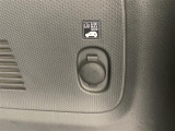 【シガーソケット(アクセサリーソケット)】車内で利用する電気製品の電源として広く利用できます!アダプターを入れることで、スマートフォンの充電なども可能です!