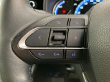 運転中、オーディオの操作をしてて、ハッとしたことはありませんか?ステアリングスイッチは、運転中でもハンドルでオーディオの操作が可能です。安全なドライブをサポートします。