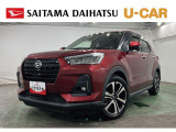 令和3年式 走行27568km 車検整備付きで安心のロッキーG入荷しました。純正ナビ・全周囲カメラで駐車もラクラク。人気のコンパクトSUVで、街乗りからお出かけまで使いやすい装備がそろった1台です。