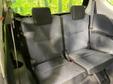 床下収納式のサードシートです。座席部分をコンパクトに収納でき、広大な荷室スペースとしてお使いいただけます!乗車人数や荷物の量など利用シーンに合わせて3列目を有効活用でき、とっても便利♪