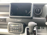 扱いやすいエアコンパネルとシフトボタンで操作も簡単です♪