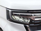 【ヘッドライト】省電力で長寿命の明るく運転しやすいLEDヘッドランプです。明るく照らすので暗い夜道からお客様を守ってくれます。