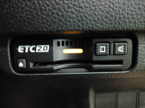 ETC付。高速道路の料金所はキャッシュレスで通過です。サービスエリア等にあるスマートインターの出入口も利用可能でとっても便利。ご納車後すぐにお使い頂けるようセットアップしてのお渡しとなります。