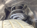 お車を安心してお乗りいただく為には、足回りの定期点検が欠かせません。サービスサポート(有償保証)では無料点検もご提供しており、安心のカーライフをお過ごしいただけるサポート体制が整っています。