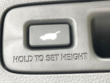 【パワーバックドア】スマートキーや運転席のボタンを押すだけでリアゲートが自動で開閉します!荷物を持っている時や、高い位置にあるバックドアを閉める際に便利な機能です♪