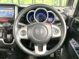 【純正革巻きステアリング】上質な革を使用することで、手にしっかり馴染みとても運転しやすいハンドルです♪