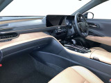 前方の見通しが良いすっきりした視界、誰でも扱いやすく運転できます。疲れにくく安心ドライブを更に快適なものにします!