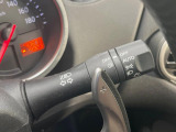 【オートライト】周りの明るさに応じて自動でヘッドライトの点灯・消灯ができる機能です!ライトの付け忘れ・消し忘れなどが無くなり、雨の日や夕方の走行も安心!トンネル通過時も便利ですね