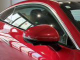 メルセデスの認定中古車「サーティファイドカー」には、最大100項目にも及ぶ点検・整備項目が設定されています>