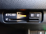 デザインスッキリのビルトイン『ETC』!高速道路の特典はもちろん、キャッシュレスなので料金所では徐行するだけで通過可能です!
