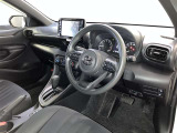 前方の見通しが良いすっきりした視界、誰でも扱いやすく運転できます。疲れにくく安心ドライブを更に快適なものにします!