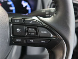 アダプティブクルーズコントロール機能付きです。走行中に先行車の様子を検知しながら、設定した車速の範囲内で先行車との距離のキープを支援します。詳細は販売店スタッフまでおたずねください。