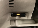 ハンドルの左下にETCがついています。高速道路の料金所の通過も楽々です。カードの取り出しもしやすい場所についています。
