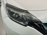 LEDヘッドライトは、点灯の瞬間から最大光量を発揮し、突然暗くなるトンネルなどでの安定感を高めます。