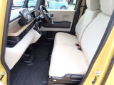 ◆チップアップ&ダイブダウン機構付【ULTR SEAT】は後席座面を左右分割で跳ね上げることができます。トランクで積載できない背の高い荷物をラクラク収納できます。ホンダ車ならではの人気装備です。