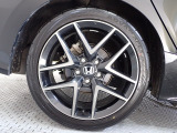 アルミホイールは安心のホンダ純正!車のデザインにもマッチしています。