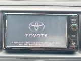 【純正ナビ】人気の純正ナビを装備しております。ナビの使いやすさはもちろん、オーディオ機能も充実!キャンプや旅行はもちろん、通勤や買い物など普段のドライブも楽しくなるはず♪