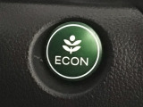 ★ECONスイッチ★ エコドライブを加速しよう!スイッチをONにすると、運転の仕方によるロスを抑え込み燃費をよくするようクルマが頑張ります(*^ー^*)燃費向上にチャレンジ♪