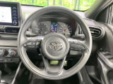 インテリアに合わせたデザインのステアリングは、運転される方のことも考え、運転しやすい形状、大きさです。是非一度、実際に触ってお確かめください。