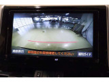 ■バックモニター■  車両後方の映像を画面に表示し、駐車などの後退操作をサポートします。
