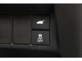 運転席からでも、バックドアを開けられます。