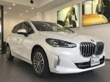 【BMWの伝統-2】時代を超える美しさ。磨き抜かれたエアロダイナミクスが瞳を奪う。一目で伝わるスポーティーなプロポーションは、BMWの走行性能を生み出すのに欠かせない要因の一つです。