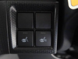 【シートヒーター】運転席と助手席をそれぞれ独立して操作できるため、座る人と室内温度にあわせた快適なシート温度が得られます♪