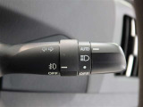 車外の明るさに応じて、自動的にライトの点灯・消灯をしてくれます
