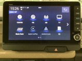 ワイド画面のナビゲーションはフルセグTV、インターナビ対応のGathers純正メモリーナビを搭載しています。Bluetoothオーディオ機能がありますので、スマートフォンなどの音楽も再生できます。