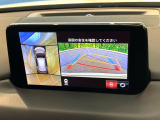 【360&deg;ビューモニター】専用のカメラにより、上から見下ろしたような視点で360度クルマの周囲を確認することができます☆死角部分も確認しやすく、狭い場所での切り返しや駐車もスムーズに行えます。