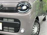 【LEDヘッドライト】悪天候や夜間走行時も良好な視界を確保し安心して運転できる高輝度LEDヘッドライトを装備!点灯速度が早く、消費電力も抑えられています。