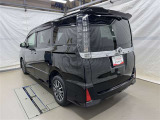 走りにこだわりながら収納力も持ち合わせたお車です。