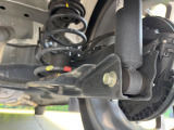お車を安心してお乗りいただく為には、足回りの定期点検が欠かせません。サービスサポート(有償保証)では無料点検もご提供しており、安心のカーライフをお過ごしいただけるサポート体制が整っています。