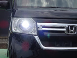 LEDヘッドライト搭載でしっかり明るく照らしてくれるので、夜間走行や不慣れな道でも安心です。