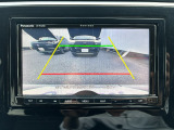 バックでの駐車が苦手な方や運転にあまり自信のない方でも後方の視界をしっかりサポート。安心して車庫入れが出来るバックカメラを装備しています!
