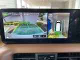 アラウンドビューモニター:空から見下ろしているような視点でスムーズな駐車と安全確認ができ安心して運転出来ます。