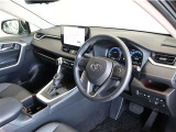 高いホールド性で運転姿勢が安定します。