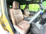 運転席シート廻りは使用感も少なく、良好な状態となっています。丁寧に使われていたことがよくわかりますね。