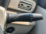 【 オートライト 】オートライトなのでライトの点け忘れを気にすることなく運転が出来ます。