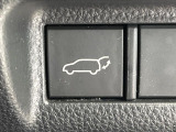 【パワーバックドア】スマートキーや運転席のボタンを押すだけでリアゲートが自動で開閉します!荷物を持っている時や、高い位置にあるバックドアを閉める際に便利な機能です♪