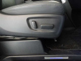 パワーシート搭載。微妙な調整が手軽にでき、ピッタリのポジションで運転することが可能です。