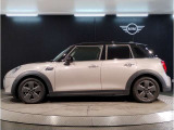 気密性の高いMINIは外観のかわいらしさとは裏腹に、外の雑音を遮り、高級感のある快適なドライブをお楽しみいただけます。
