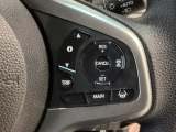 【アダプティブ・クルーズ・コントロール】予め設定した車速内でクルマが自動的に加減速。 前走車との適切な車間距離を維持しながら追従走行し、高速道路でのドライバーの疲労を軽減してくれる嬉しい機能付♪